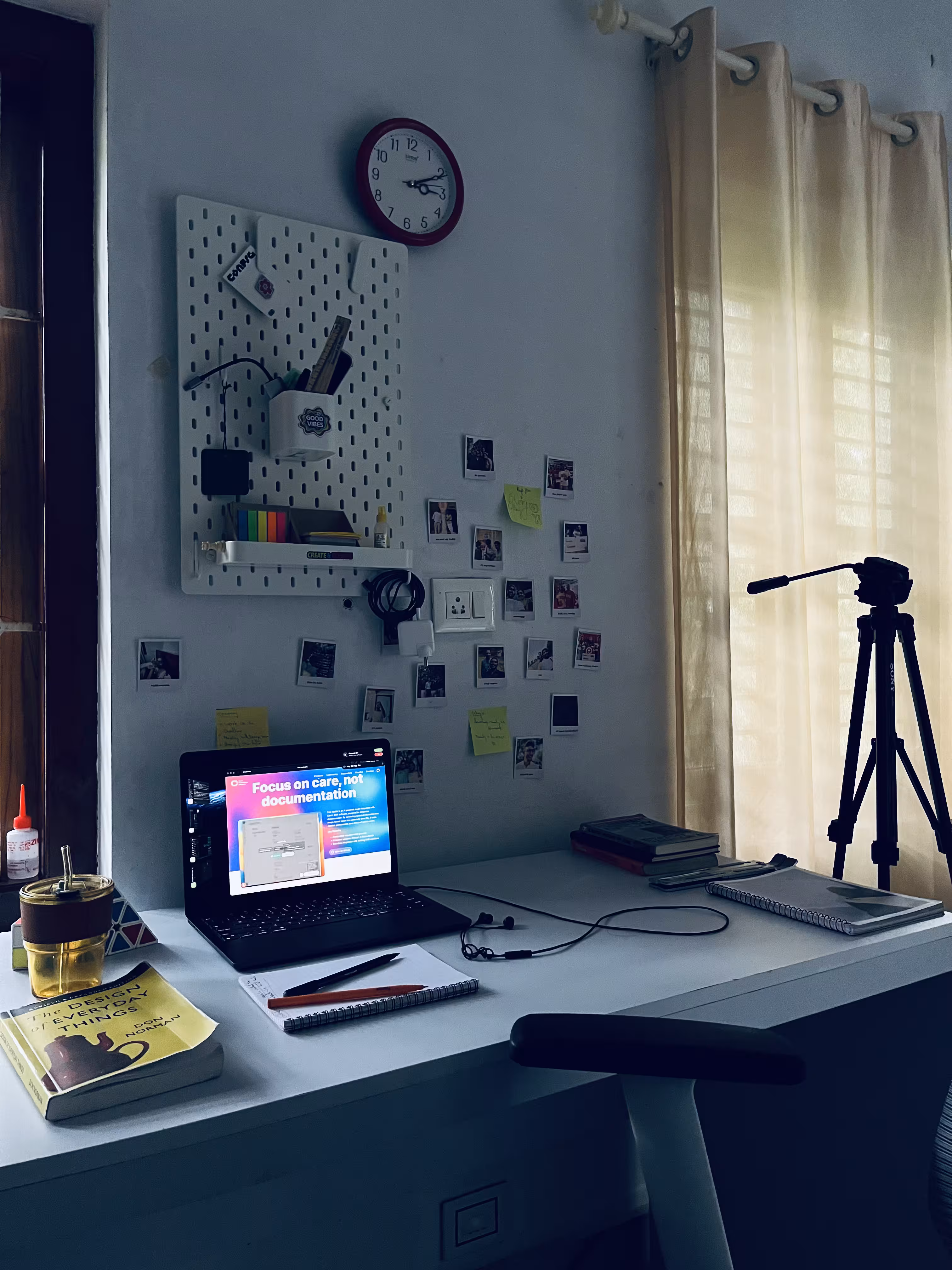 Jo's workstation — photo three of three on the loading screen